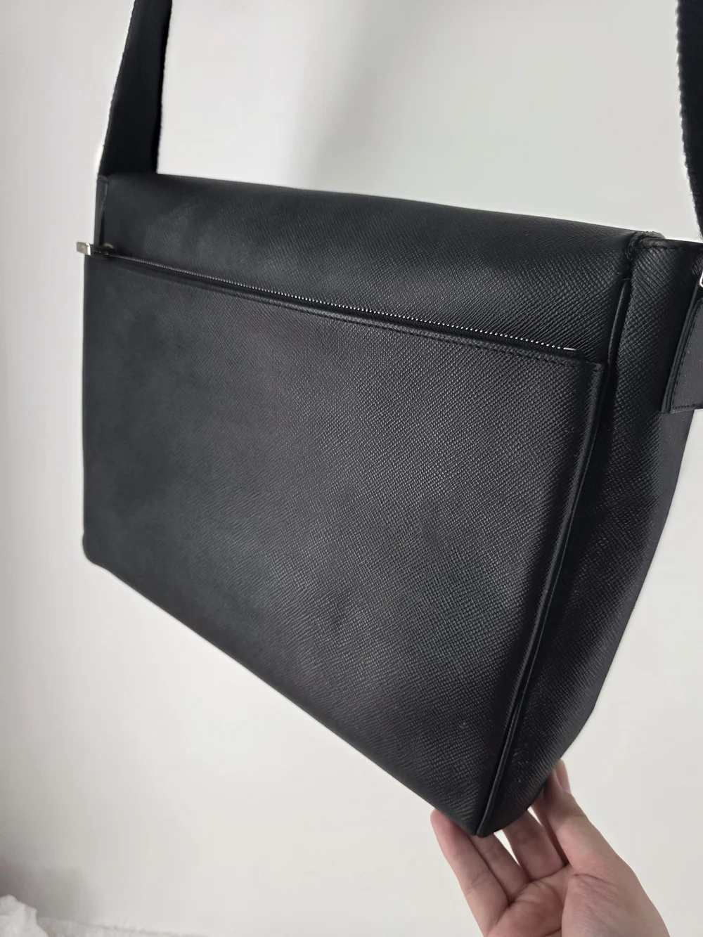 Serapian Milano Italy Cross Body Black Leather Travel Work Computer Bag